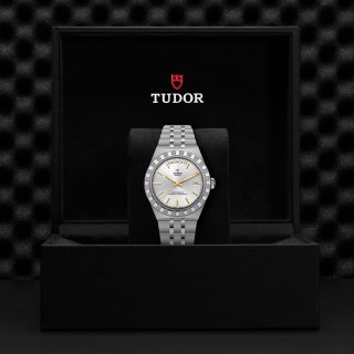 Tudor m2840d1a0 0004 16 17 34