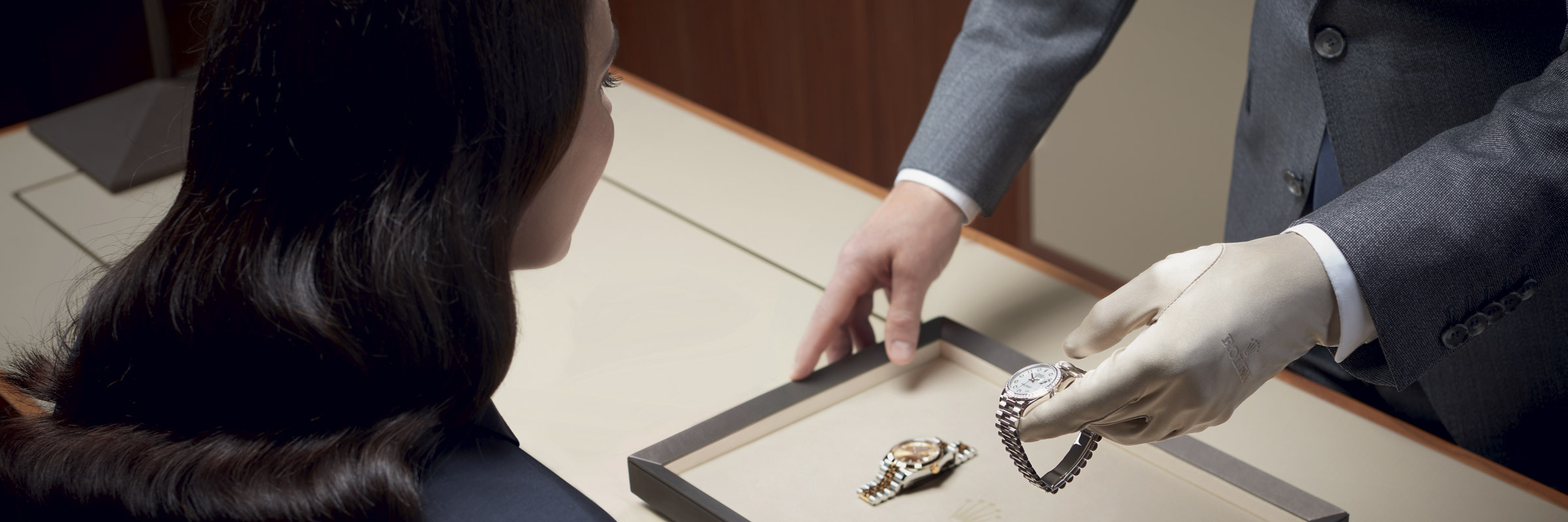 Discover rolex message 7214 shoot shop geneva retail campaign client vendeur pub 25 03 2019 sm iso 01
