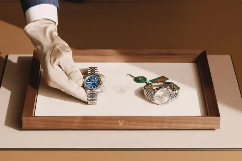 Rolex message cover portrait
