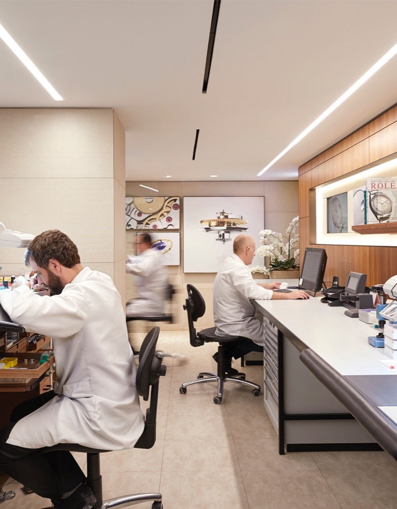 Rolex servicing procedure sav barcelona tousrolexboutique 2019gv 1124 portrait